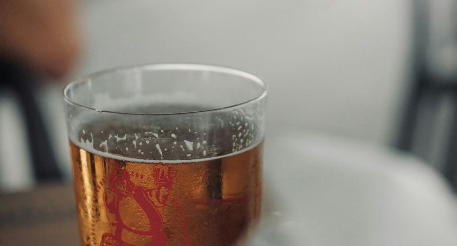 Zakaz reklamy piwa od przyszłego roku? Resort zdrowia pokazał nowy projekt