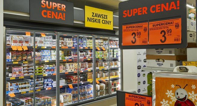 W sierpniu najtaniej w Biedronce i Auchan. Ceny wyższe niż w lipcu