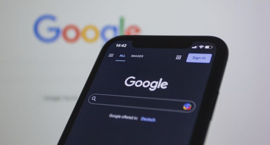 Google z licencjami dla wybranych wydawców. Na start 20 tytułów