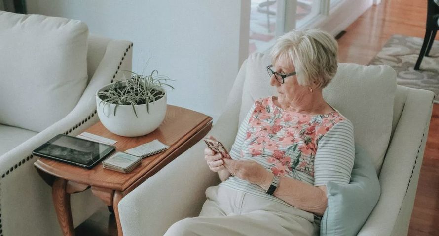 Seniorzy ofiarami kradzieży lub próby wyłudzenia danych