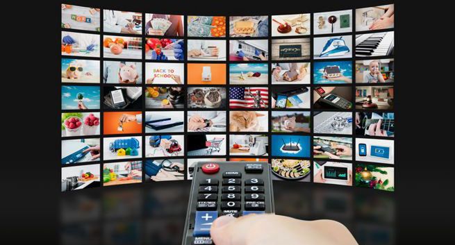 Młodzi ludzie odwracają się od telewizji. Pokazuje to raport regulatora