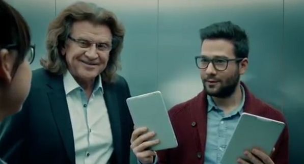 Zbigniew Wodecki śpiewająco reklamuje smartfony i tablety w T-Mobile (wideo)