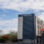 Airport Hotel - Bed and Breakfast Otopeni