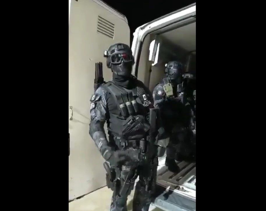 Uzbrojenie meksykańskiego kartelu narkotykowego. Wyposażenie robi wrażenie