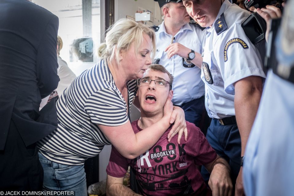 2Protest rodziców osób niepełnosprawnych w sejmie