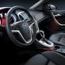 Opel Astra otwiera swoje wnętrze...