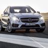 Produkcyjny Mercedes-Benz GLA 45 AMG oficjalnie ujawniony