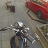 Rosjanka na motocyklu uczy kierowców porządku