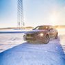 Nowe "elektryki" od BMW latają bokami podczas testów na kole podbiegunowym