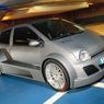 Renault Twingo z centralnie umieszczonym silnikiem V8!