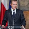 "Donald Tusk patrzy na rzeczy" – prawie jak Kim Dzong Il