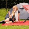 Parasol Booster Brolly chroni przed deszczem i rozładowanym akumulatorem