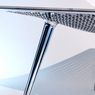 Piękny aluminiowy stół wywołujący złudzenie lewitacji (wideo)