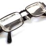 Okulary Eyejusters - użytkownik sam dopasuje soczewki do wady wzroku