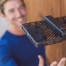 Hover Camera Passport: składany autonomiczny dron z kamerą 4K i rozpoznawaniem twarzy