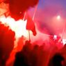 Incydenty na Marszu Niepodległości. Relacje w Internecie znowu lepsze niż w telewizji. Zobacz 10 najbardziej wstrząsających filmów