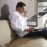 Podkładka dla lubiących korzystać z laptopa na kanapie