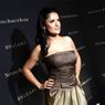 Maile Salmy Hayek ogólnodostępne w Internecie