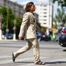 Nie masz pomysłu, jak nosić buty męskie Birkenstock? Te stylizacje na lato 2024 to jedyny słuszny wybór