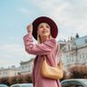 Ten model torebki to HOT trend na jesień 2022. Jest designerska, a możesz ją mieć nawet za 29 zł