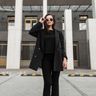 Najmodniejsze marynarki damskie na sezon jesień-zima 2021/2022. Te modele królują wśród it-girls!