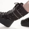 Śniegowce Moon Boot w modnych stylizacjach. Jak nosić kultowe „księżycowe” buty damskie?