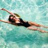 Już nie bikini. Oto najseksowniejszy strój kąpielowy na lato 2024