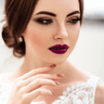 Najpiękniejsze paznokcie ślubne. Jaki manicure na ślub wybrać? Zobacz TE propozycje!
