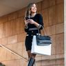 Wygląda jak torebka Chanel, a kosztuje niecałe 200 zł. 50-latki muszą ją mieć w szafie