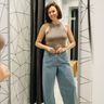 To te modne jeansy damskie podbijają trendy 2024. Będziesz zaskoczona, jakie fasony się teraz nosi