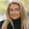 Będziesz nosić go non stop. Ten sweter uwielbiają Martyna Wojciechowska i Maria Pakulnis