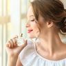 Najpiękniejsze perfumy damskie [RANKING]. Poznaj najczęściej kupowane i trwałe zapachy dla kobiet