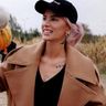 Nowa moda na Instagramie – znane „jesieniary robią sobie sesje na farmach dyniowych. Zobacz stylówki Wendzikowskiej i Bomby "