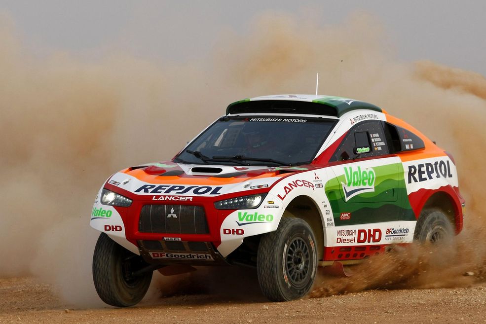 Samochody rajdu Dakar Mitsubishi Racing Lancer