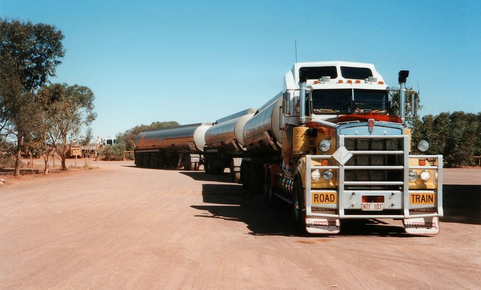 Niesamowite pociągi drogowe Road train
