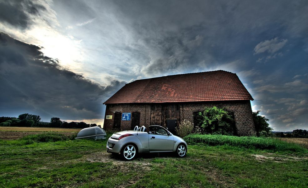 Samochody w HDR Ford StreetKa, fot na lic. CC; Flickr.com/by Stephi 2006