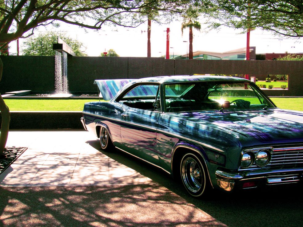 Lowridery: centymetry ponad ulicami Chevrolet Impala, fot. na lic. CC; Flickr.com/by Ms. Phoenix