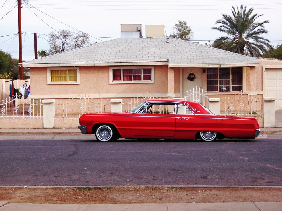 Lowridery: centymetry ponad ulicami Chevrolet Impala, fot. na lic. CC; Flickr.com/By Ms. Phoenix