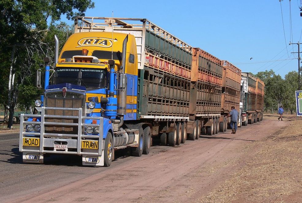Niesamowite pociągi drogowe Road train
