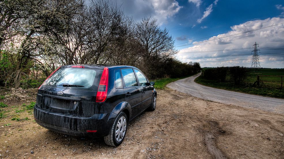 Samochody w HDR Ford Fiesta, fot. na lic. CC; Flickr.com/by Andrew Stawarz