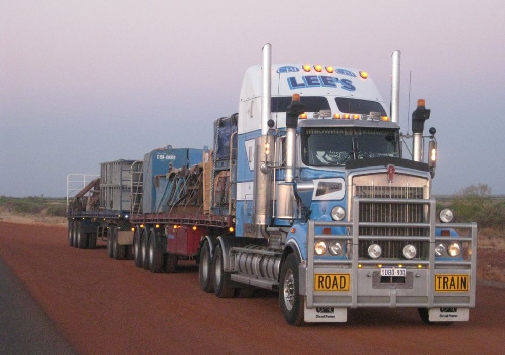 Niesamowite pociągi drogowe Road train