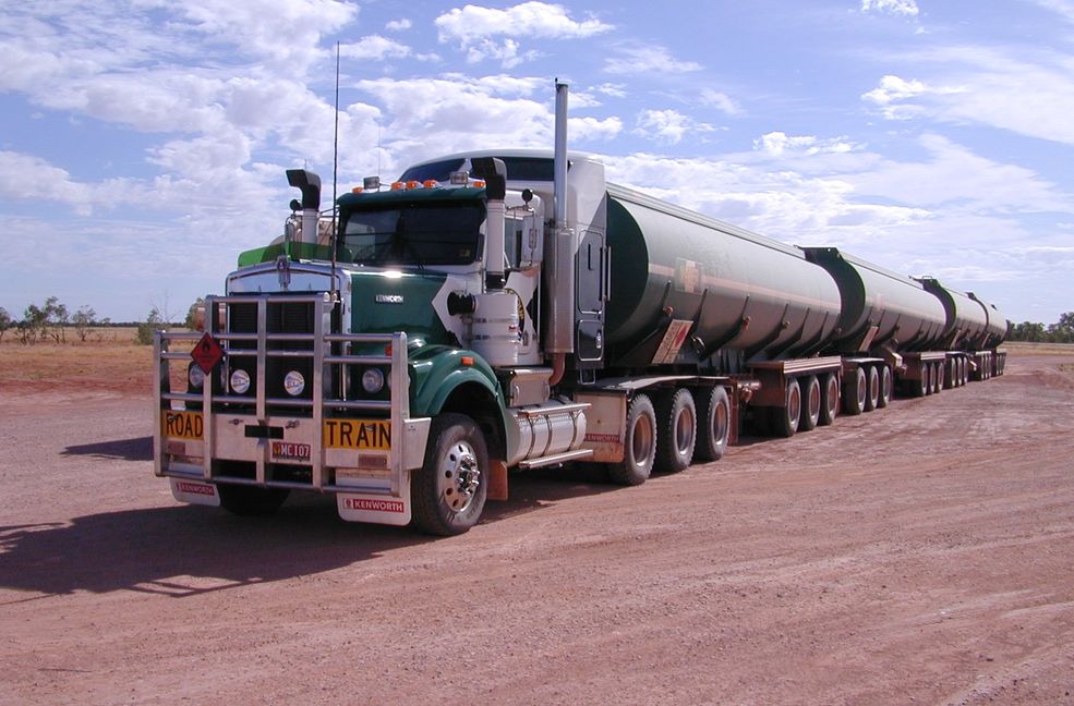 Niesamowite pociągi drogowe Road train