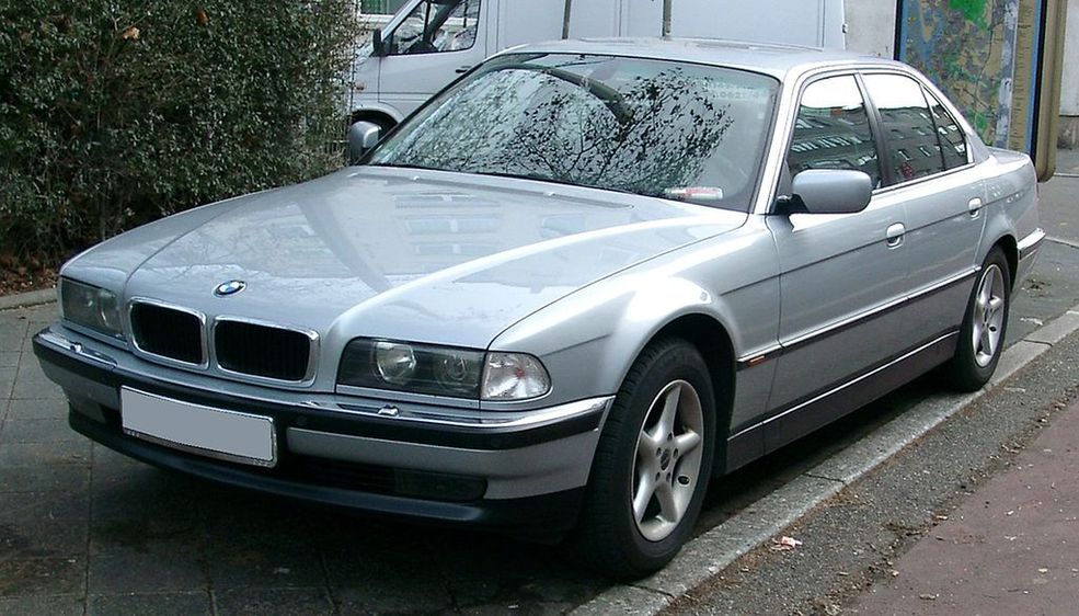 BMW Serii 7 E38 dane techniczne, spalanie, opinie, cena