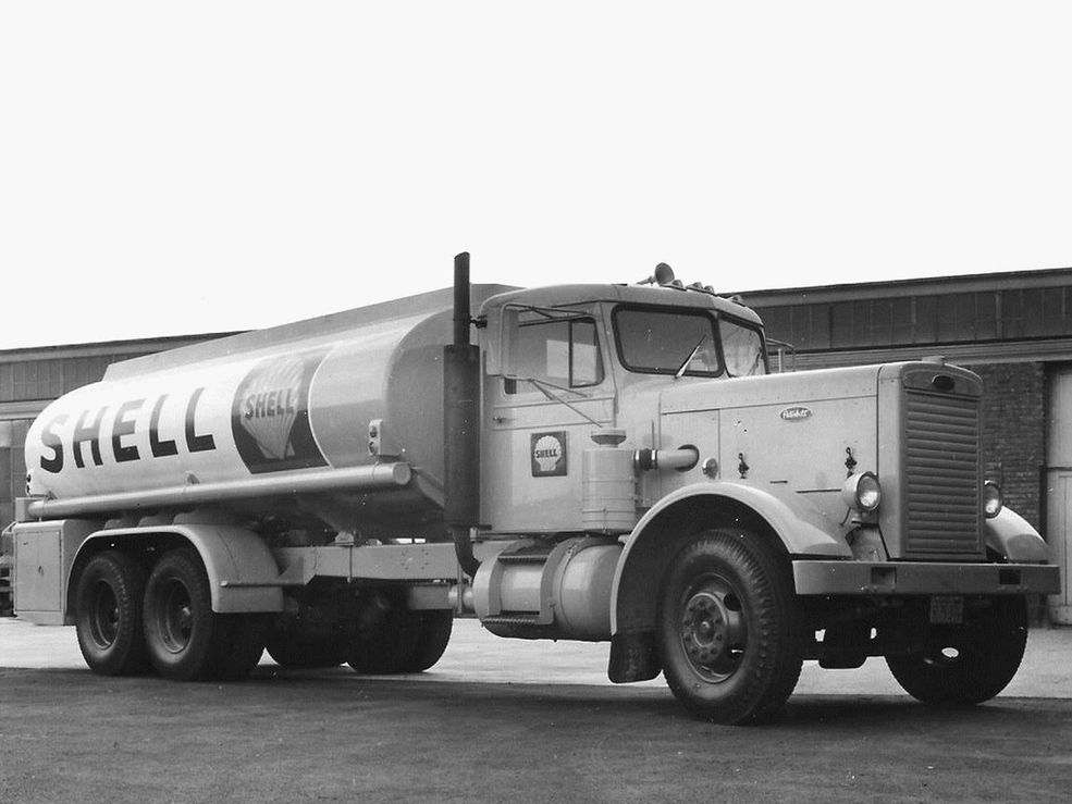 1954 Peterbilt 351