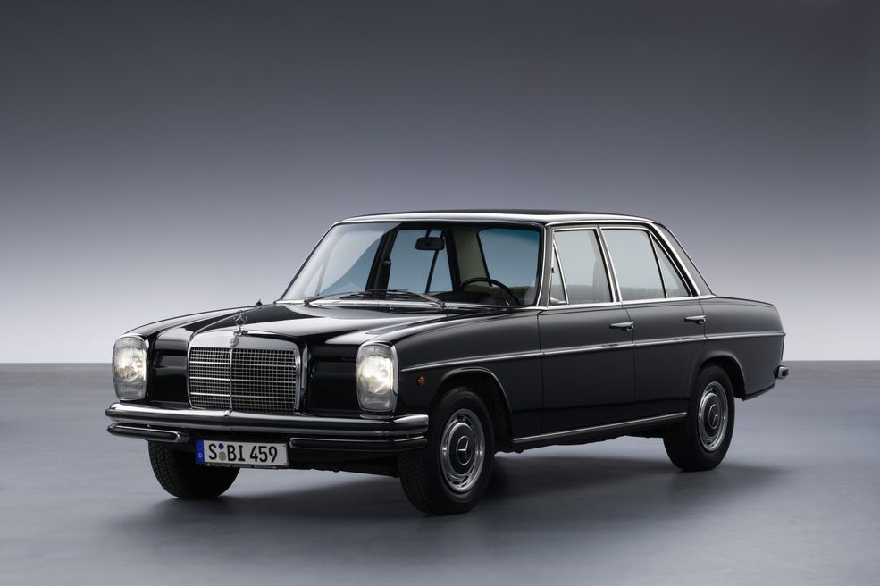 1968 Mercedes-Benz 230 W114 (fot. autowallpaper.de)