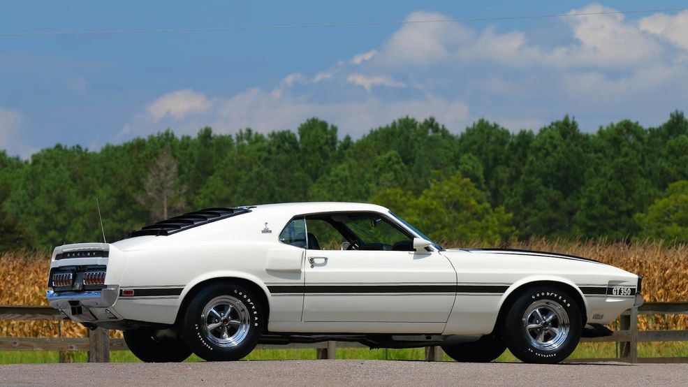 Obie firmy rozstały się latem 1969 roku i Shelby dokończyło planowaną partię modeli GT 500 i GT 350. Tak naprawdę żaden z tych pojazdów nie został wyprodukowany w 1970 roku, lecz w 1969, ale pozwolono Shelby'emu zmienić numery VIN tak, by auta niejako otrzymały rocznik 1970. To właśnie jeden z takich egzemplarzy.