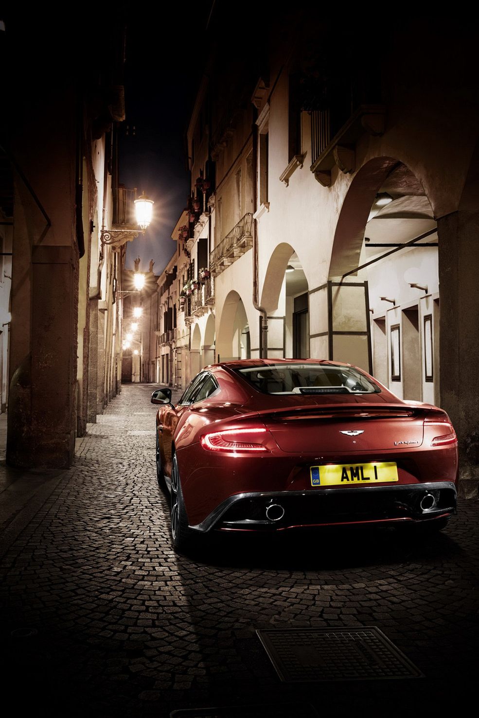 2013 Aston Martin Vanquish (5)