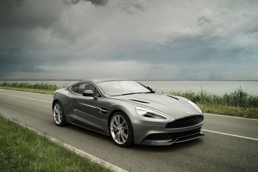 2013 Aston Martin Vanquish (15)