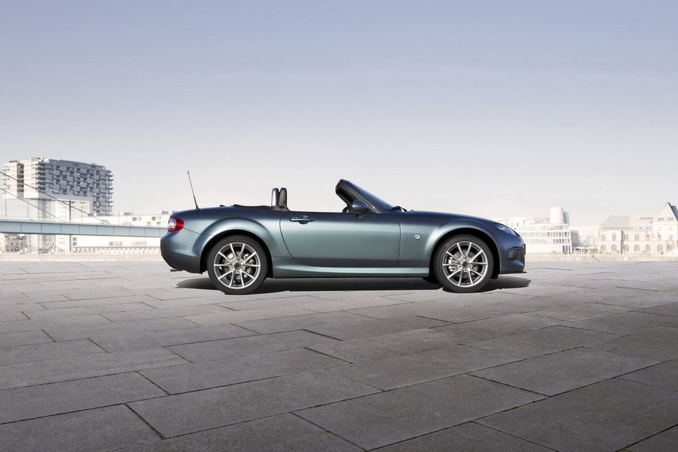 2013 Mazda MX-5 (2)