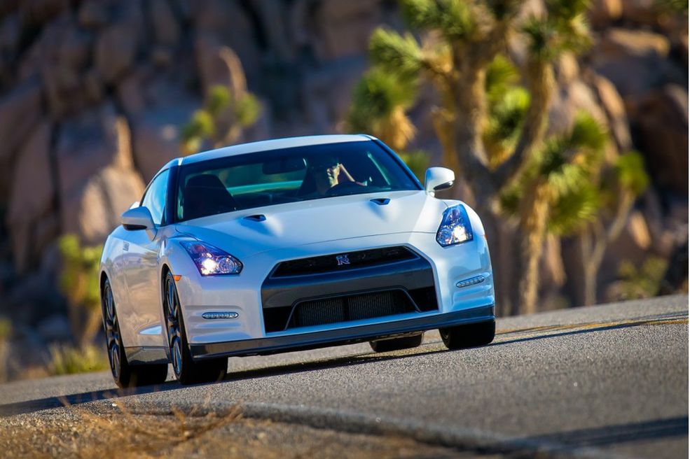 2013 Nissan GT-R-13